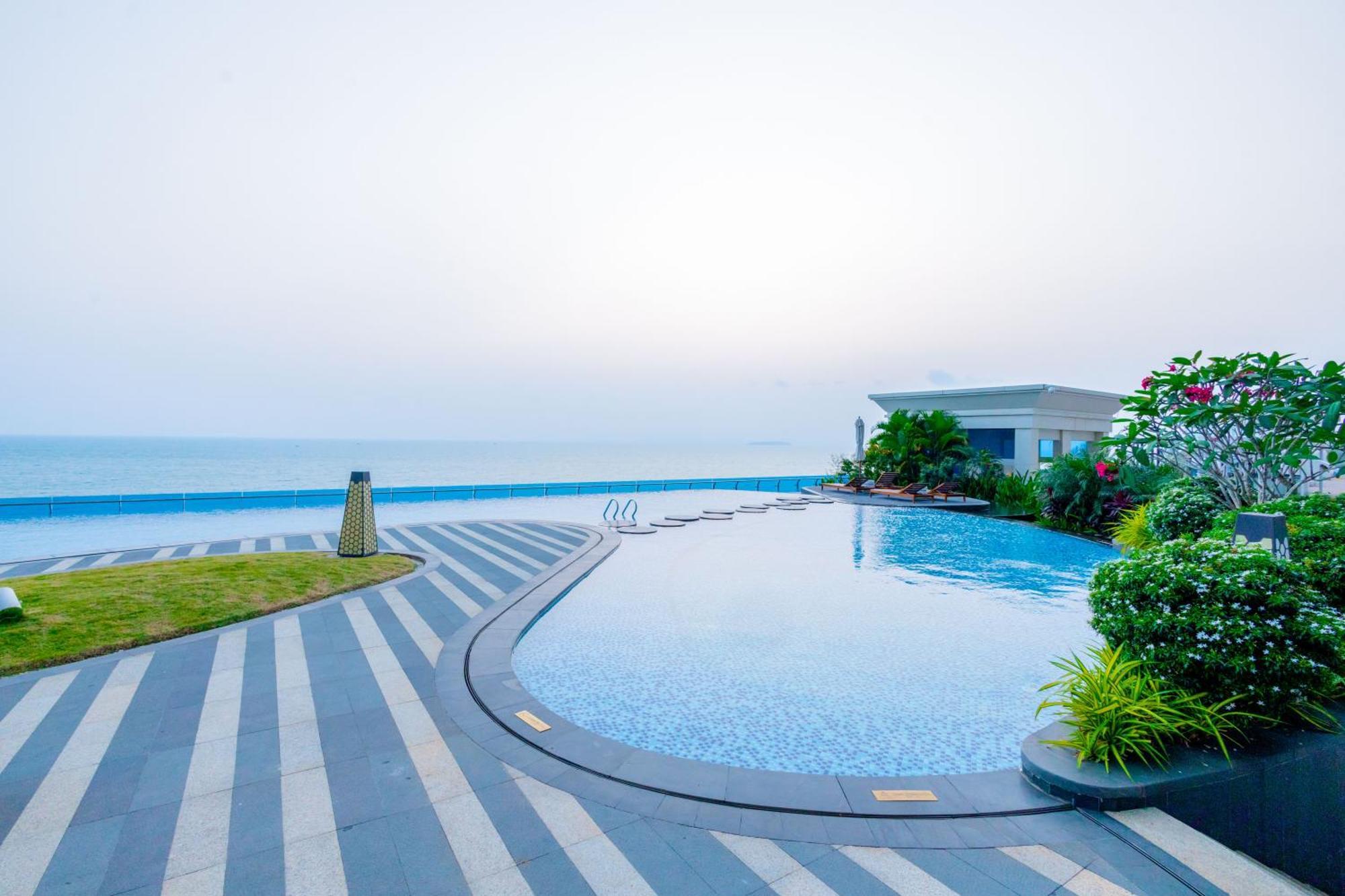 Howard Johnson Plaza By Wyndham Blue Bay Sihanoukville Eksteriør bilde