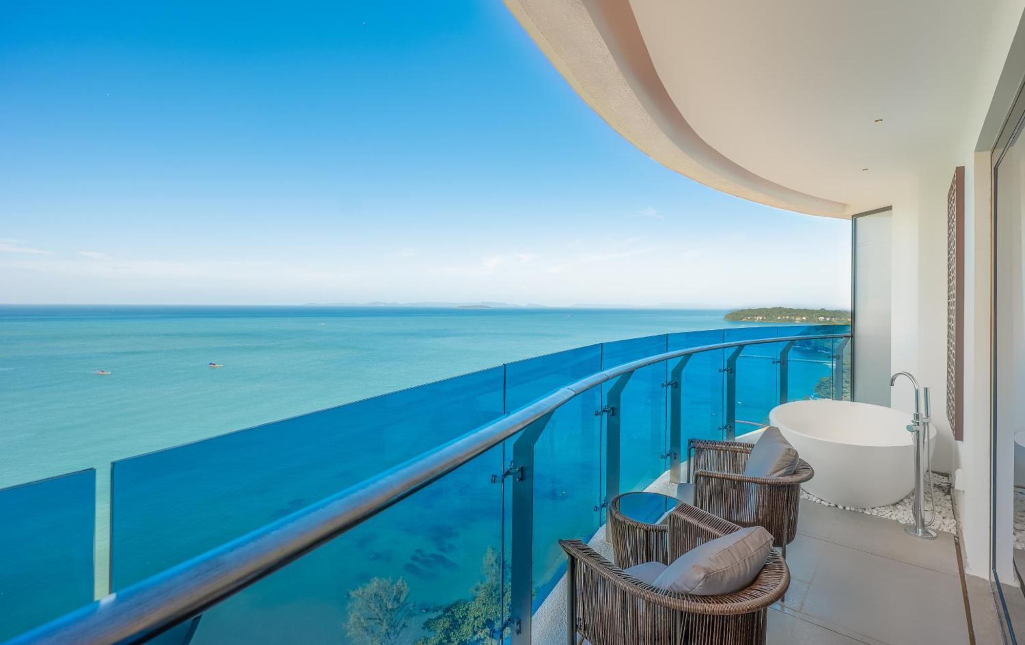 Howard Johnson Plaza By Wyndham Blue Bay Sihanoukville Eksteriør bilde
